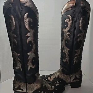 Elegant Black and Brown Cowboy boots.